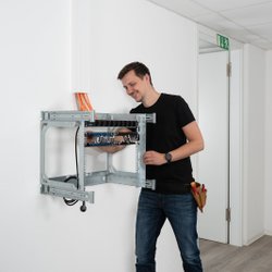 X-Rack – Das flexible Wandgehäuse von EFB-Elektronik