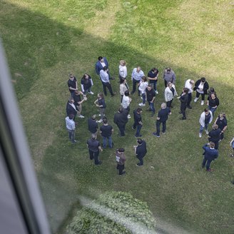 Team der FEGIME Deutschland auf Wiese