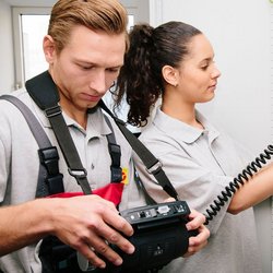 ZVEH Azubis im E-Handwerk