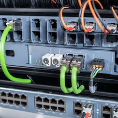 Industrial Ethernet Switches der Familie SCALANCE X von Siemens